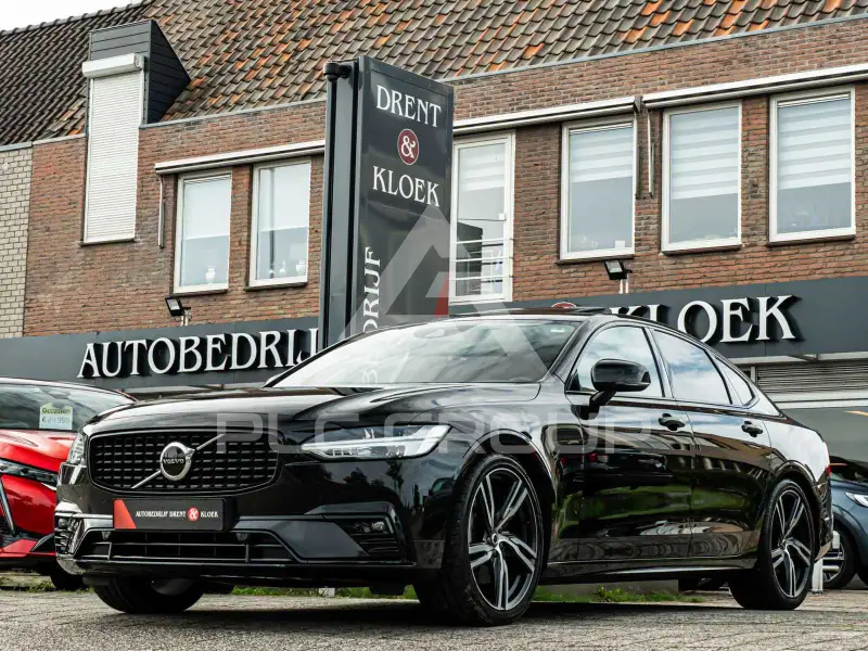 2022 Volvo S90