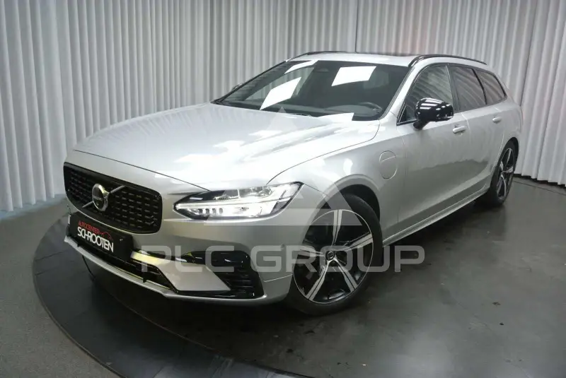 2022 Volvo V90