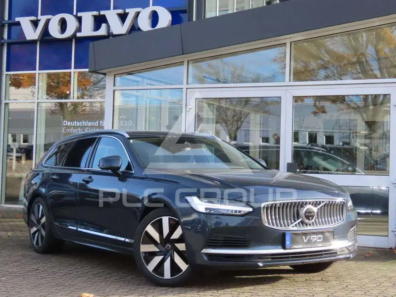 2022 Volvo V90