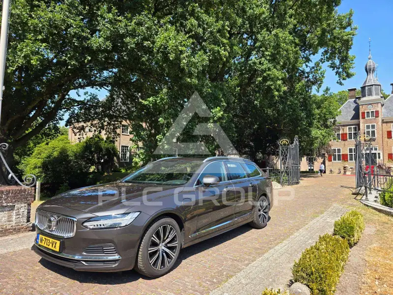 2022 Volvo V90