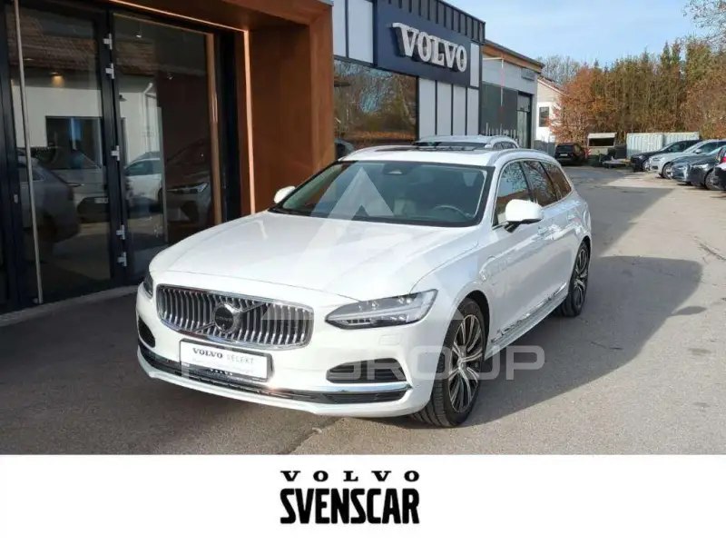 2022 Volvo V90