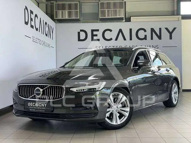 2022 Volvo V90