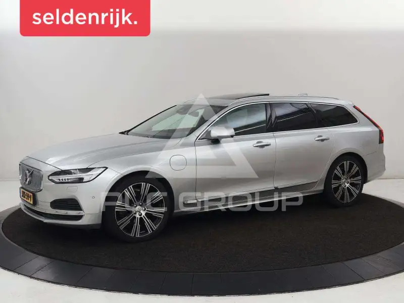 2022 Volvo V90