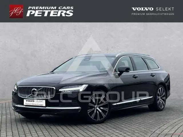 2022 Volvo V90