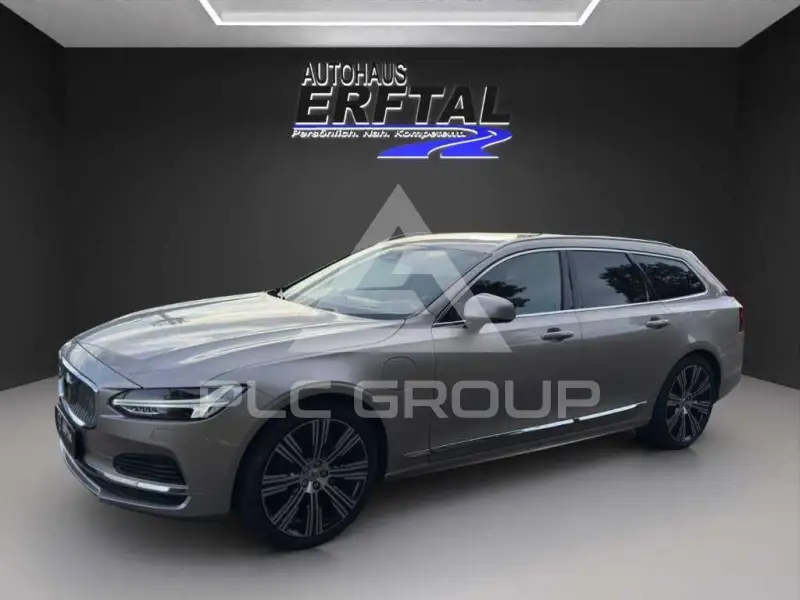 2022 Volvo V90