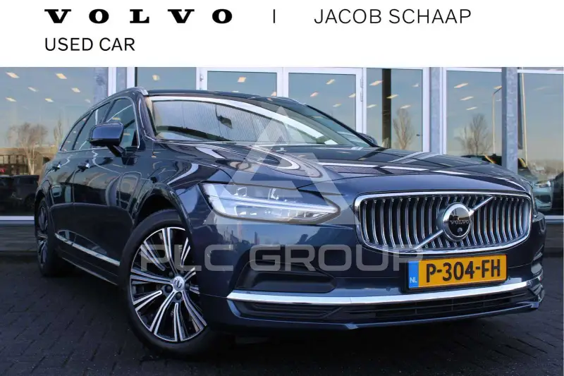 2022 Volvo V90