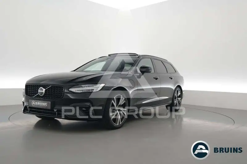 2022 Volvo V90
