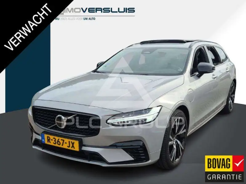 2022 Volvo V90
