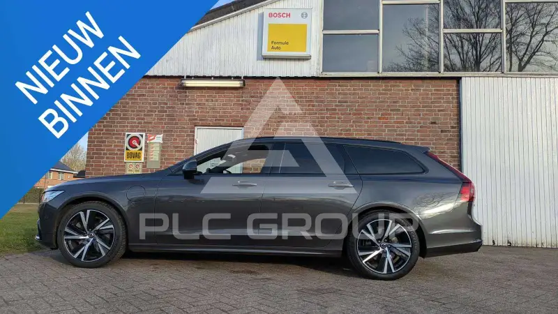 2022 Volvo V90