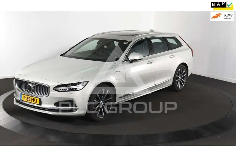 2022 Volvo V90