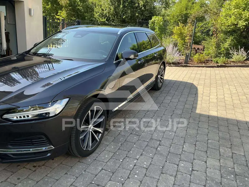 2022 Volvo V90