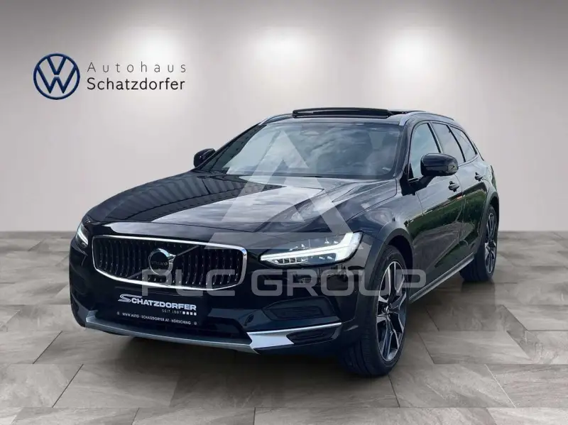 2022 Volvo V90