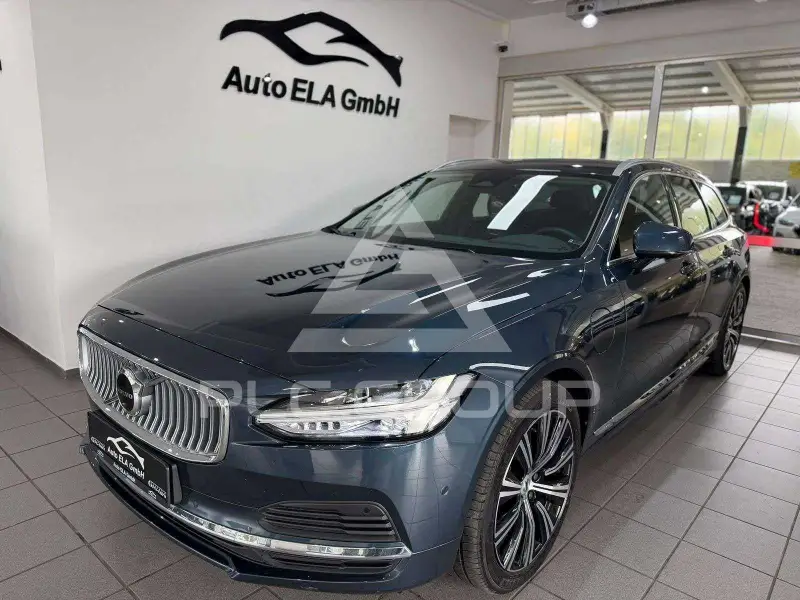 2022 Volvo V90