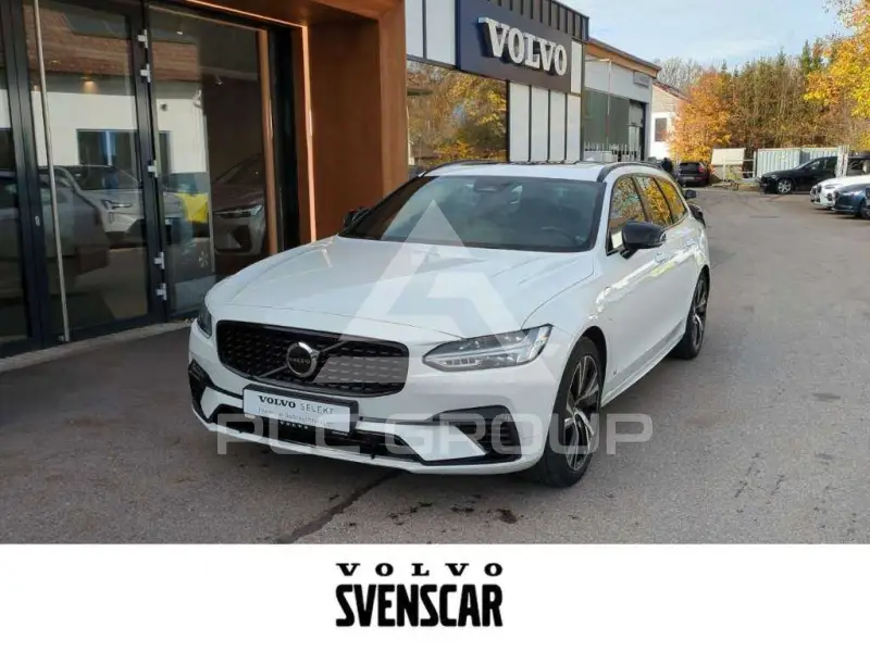 2022 Volvo V90
