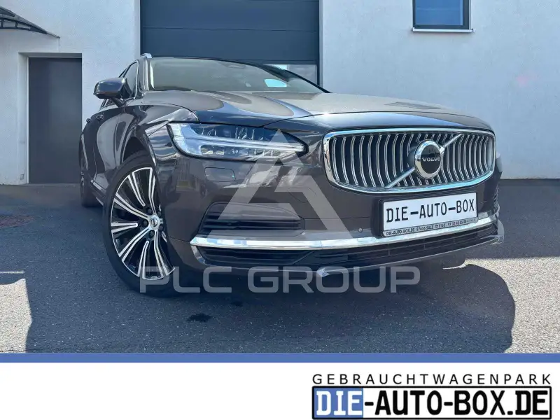 2022 Volvo V90