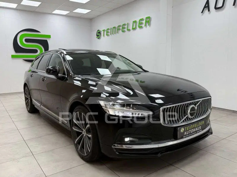 2022 Volvo V90