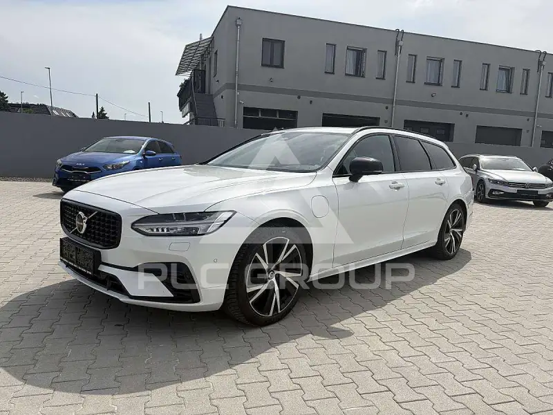 2022 Volvo V90