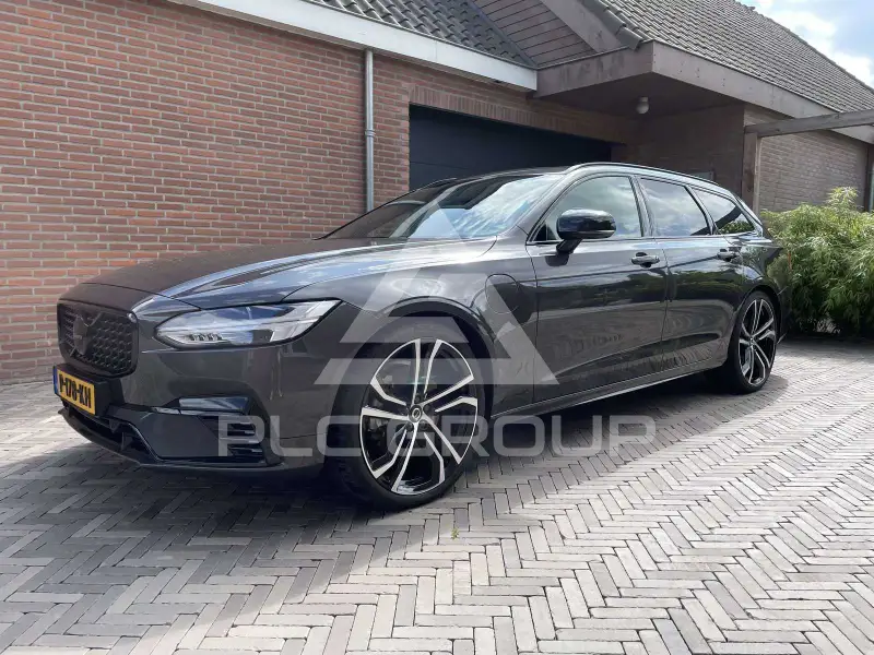 2022 Volvo V90