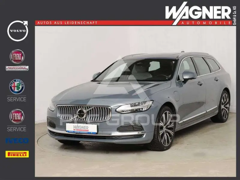 2022 Volvo V90