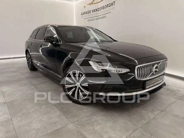 2022 Volvo V90