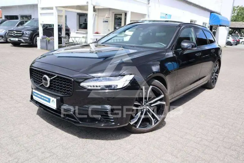 2022 Volvo V90
