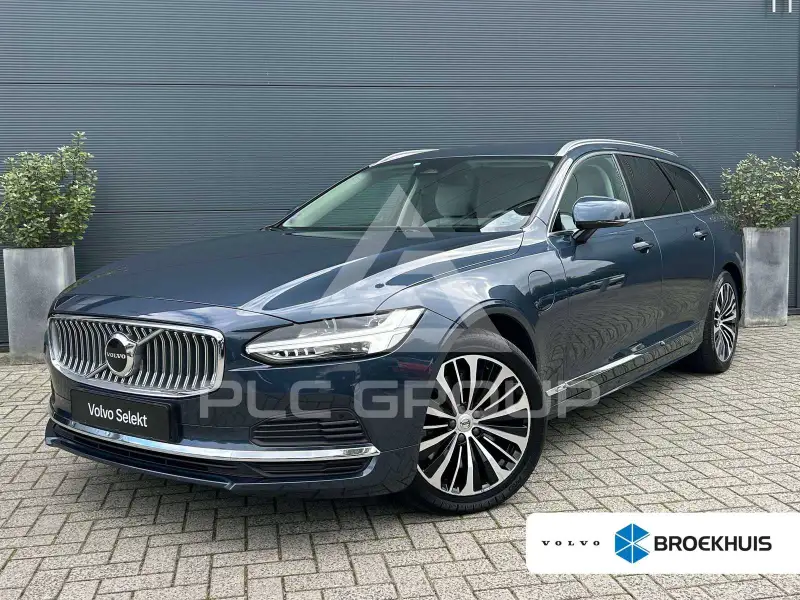 2022 Volvo V90