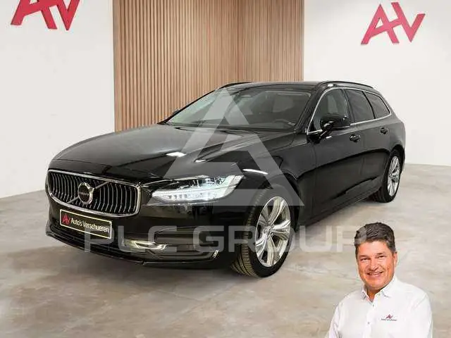 2022 Volvo V90