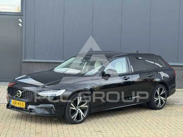2022 Volvo V90