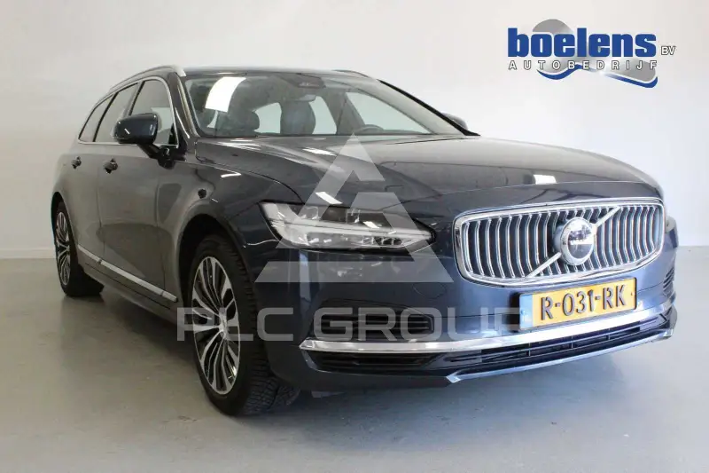 2022 Volvo V90