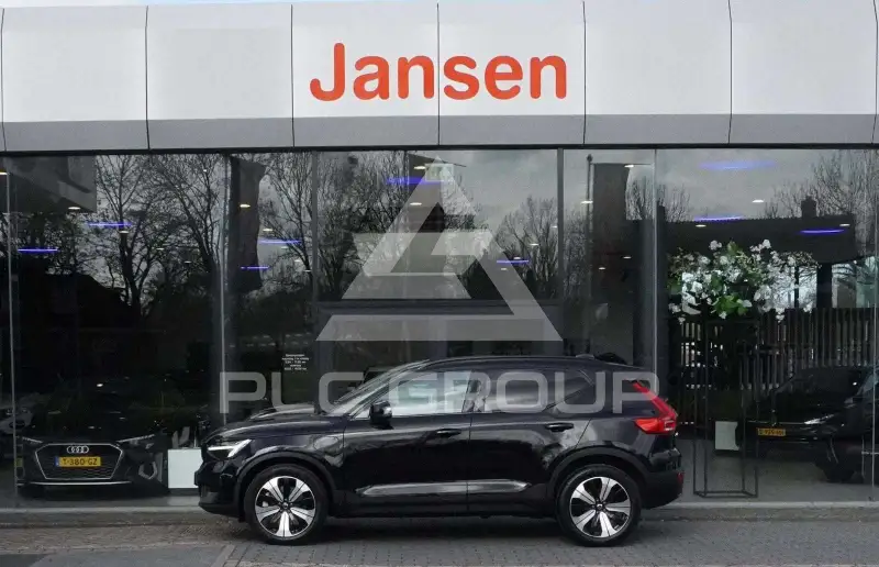 2022 Volvo XC40