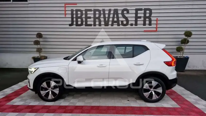 2022 Volvo XC40