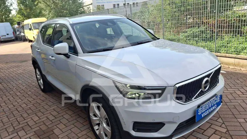 2022 Volvo XC40