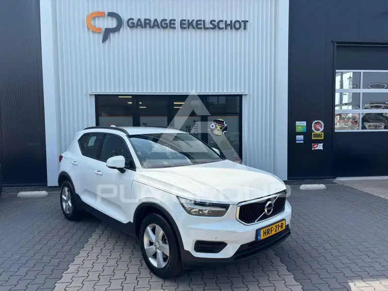 2022 Volvo XC40