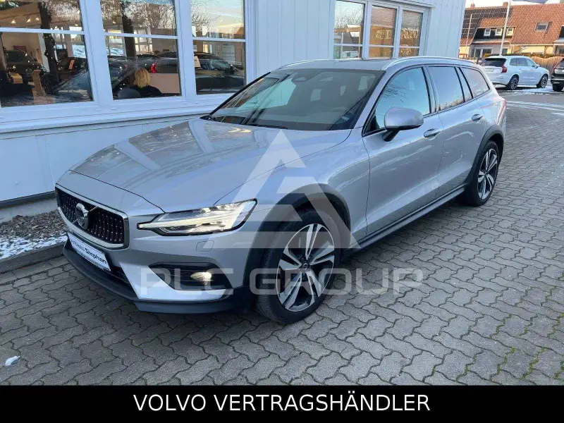 2022 Volvo V60