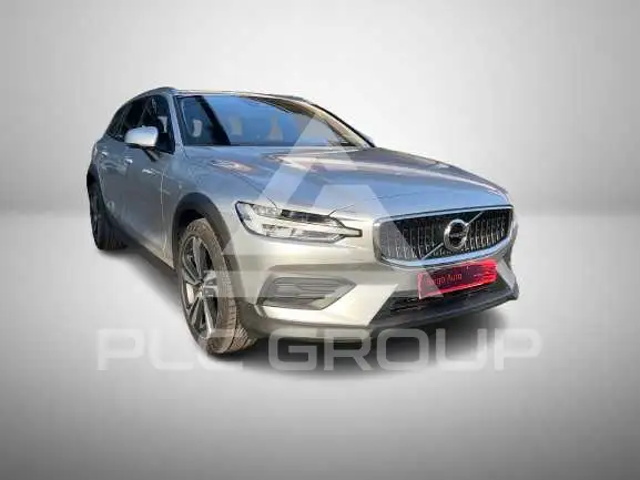 2022 Volvo V60