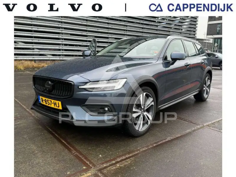 2022 Volvo V60