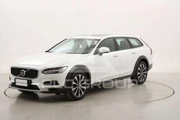 2022 Volvo V90