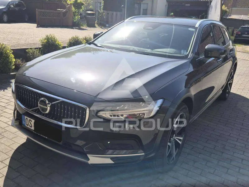 2022 Volvo V90