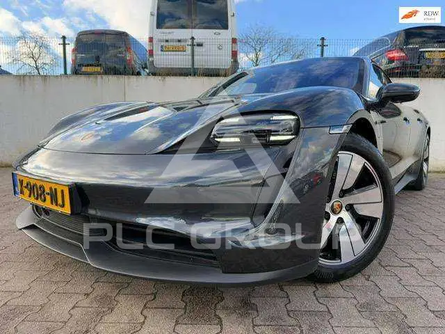 2022 Porsche Taycan