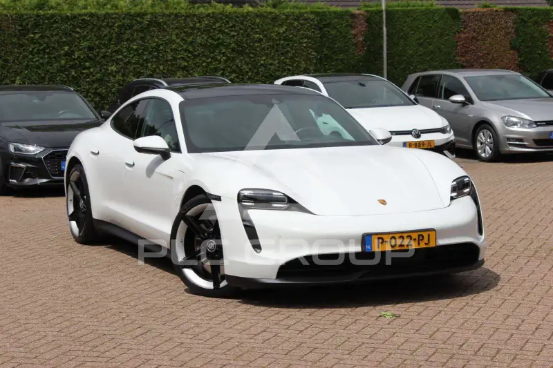 2022 Porsche Taycan