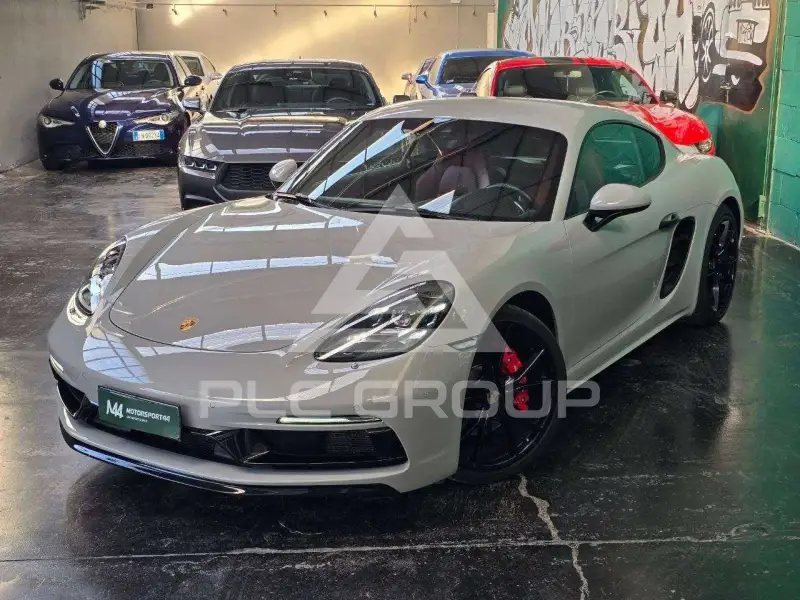 2022 Porsche Cayman