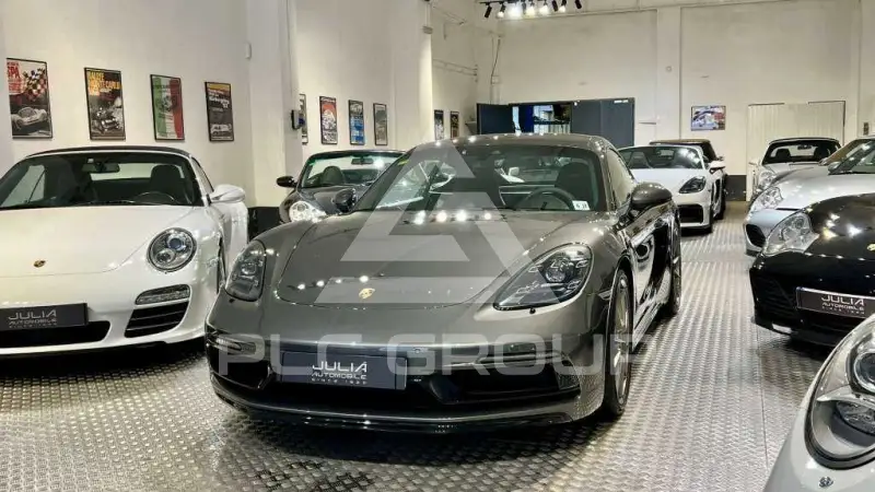 2022 Porsche Cayman