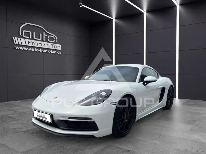 2022 Porsche Cayman