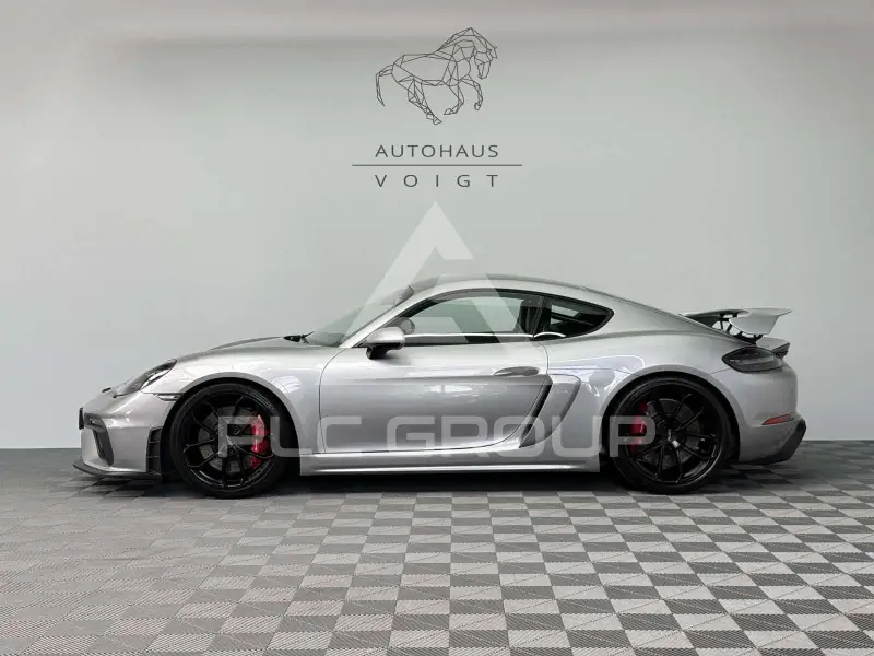 2022 Porsche Cayman