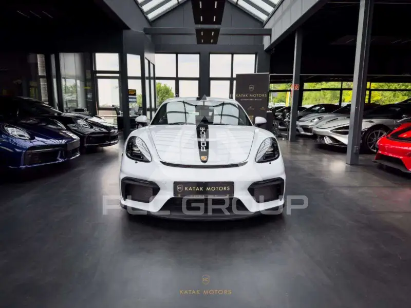 2022 Porsche Cayman