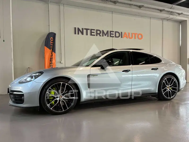 2022 Porsche Panamera