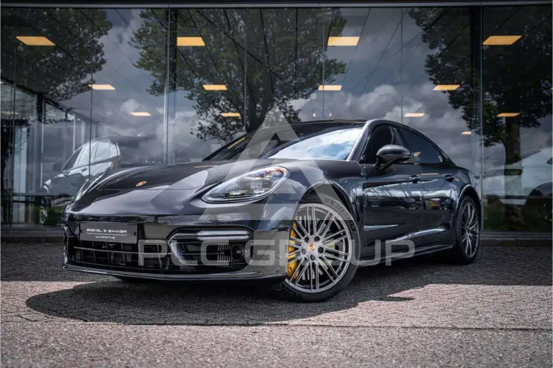2022 Porsche Panamera