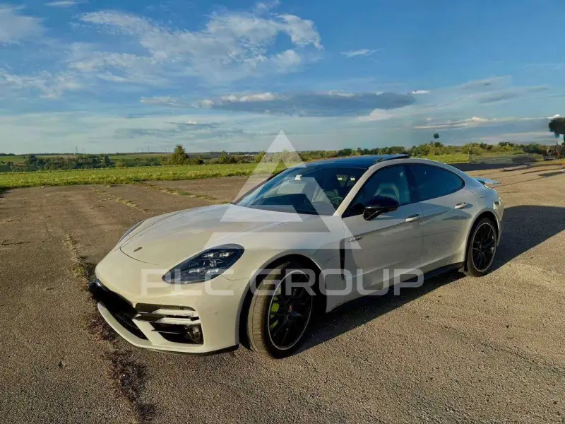 2022 Porsche Panamera