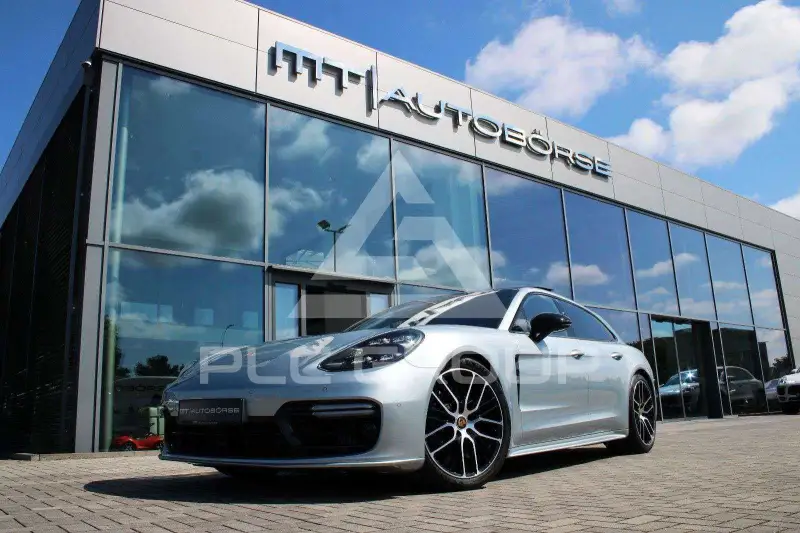 2022 Porsche Panamera