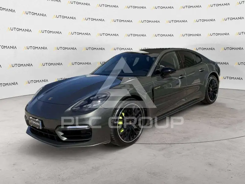 2022 Porsche Panamera